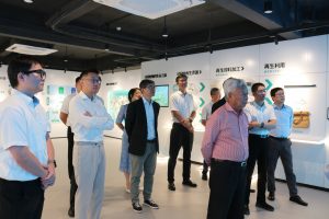 亚洲基础设施投资银行行长金立群调研苏州市低值可回收物分选中心